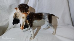Nagy méretű porcelán német vizsla kutya vadász  zsákmányával