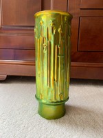 Török János által tervezett Zsolnay eozin váza