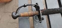 Európai típusú u. tésztaszűrős pallos, kard 17. szd végéről