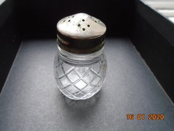 Antik homályosabb vastagfalú  dombormintás  öntött üveg sószóró valamikor ezüstözött kupakkal