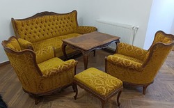 Egyedi készítésű, szignózott, faragott tömörfa ülőgarnítúra; ötrészes nappali bútor