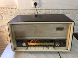 Hornyphon Page márkáju rádió. 1960-as évek. 19x45 cm Ausztriából kaptam.