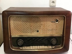 Hornypfon asztali rádió. Megkímélt állapotban. 54x37 cm 1960-as évek.