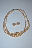 3 Row pearl necklace + clip