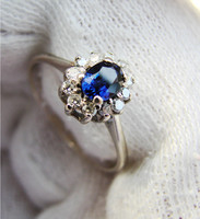 14K Royal fehérarany gyűrű zafírral és gyémántokkal Diana hercegnő model