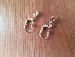 Gold earrings with 14 strings 2 gr. In new condition