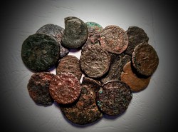 16 darab III-IV. Századi római érme