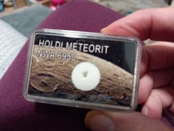 Holdi eredetű gabbró meteorit  polírozás- vágás nélkül