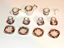 Ilyen picit még nem láttál! Rózsás porcelán babaházi készlet 28.