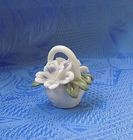 Mini porcelain flower basket (fp)