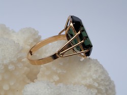 Arany 14 karátos smaragd kőves gyűrű