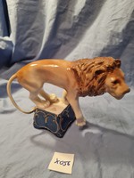 Royal dux circus lion