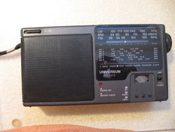 Universum , Quelle GmbH TR-1015 tranzisztoros ébresztős rádió