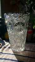 Midcentury extra nagy, vastag falú ólom kristály váza militáriás/katonai/hadászati jelképekkel,