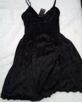 Fekete bársonyos ruha új