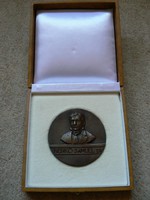 Benkő Samuel Award, medal (award), bronze small sculpture in a gift box