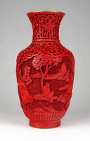 1H394 Régi piros színű kínai tűzzománc váza 17 cm