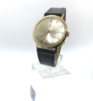 Movadó 18k gold watch in beautiful condition