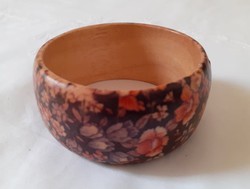 Very beautiful wooden bracelet with floral pattern