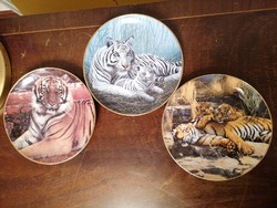 Decorative plates with a unique serial number, quality porcelain, including a royal doulton, in perfect condition