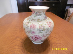 Porcelán váza. Thomas Ivory.