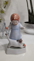 Zsolnay cicás kislány pajzspecsétes porcelán