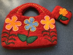 Különleges rátét virág mintás piros nemezelt gyapjú kistáska és tárca - egyedi kézmüves termék