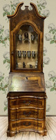 Csodás barokk stílusú női kabinetszekrény