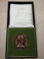 Ujhelyi Imre plakett 7 cm átmérő  Cs . Szignóval