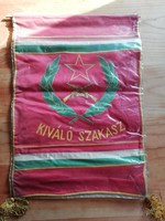 Kiváló szakasz selyem zászló védőfóliában