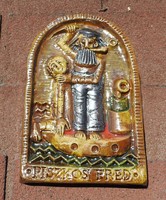 Piszkos Fred a kapitány - kerámia falikép Györgyey Zsuzsa -tól