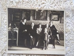 Régi fotó/életkép, család, nagypolgári lakásbelső, enteriőr, festmények 1910 körüli