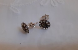 Small flower-shaped silver earrings decorated with crystal or zirconia and marcasite