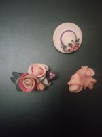 Három gyönyörű rózsás kitűző az 1980-as évekből