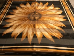 Hatalmas napvirágos kendő, 100 x 100 cm