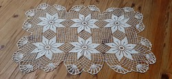 Star patterned lace tablecloth 53 x 33 cm.