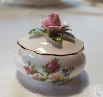 Angol Royal Albert porcelán szelence Moss Rose, 6x5cm, pici hibával