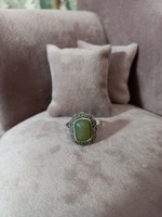 Antik ezüst gyűrű, jádekővel és markazitokkal