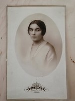 Antik női fotó az 1900 as évekből Labori Budapest műhelyéből