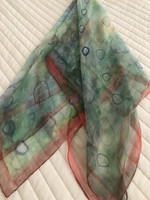 Breathable silk scarf with batik pattern, 88 x 84 cm