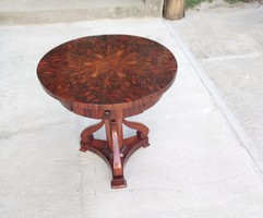 Csodaszép Biedermeier asztal kisasztal, antik asztal restaurált mutatós Ritka darab!