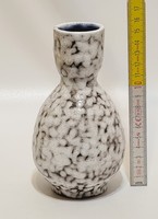 Hódmezővásárhelyi, sötétbarna, szürke mázas, hasas kis kerámia váza (2142)