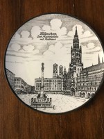 Porcelain wall bowl with a view of the marienplatz / munich /, without sign, with vignette decoration.