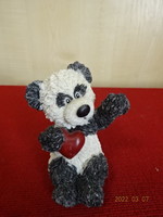 Műgyanta figura, panda maci szívvel a kezében, magassága 7,5 cm. Vanneki! Jókai.