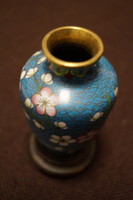 Chinese vase.- Cloisonne.- Enamel.
