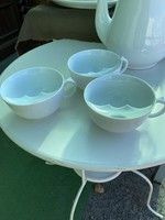 Fehér porcelán teás csészék