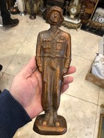 Metal soldier statue, 22 cm high, excellent for home decoration.