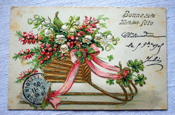 Antik dombornyomott üdvözlő képeslap gyöngyvirág lóhere szán