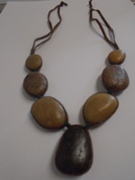 Craftsman's designed necklace or neck semi-precious stone 262 ct length 47 cm long + logo