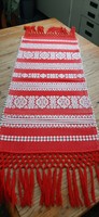 Retro woven red tablecloth, running 107 x 35 cm.